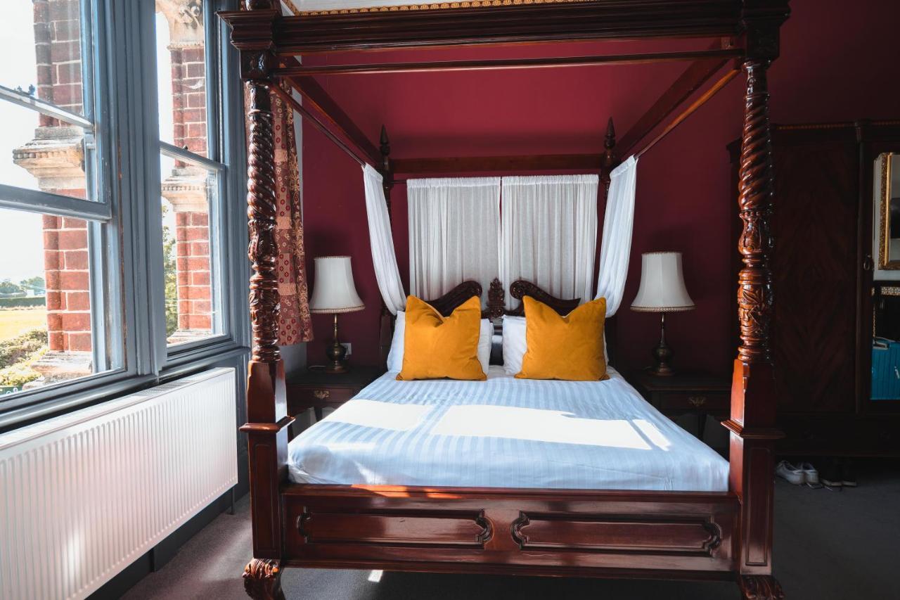 Hotel The Godwins 3*