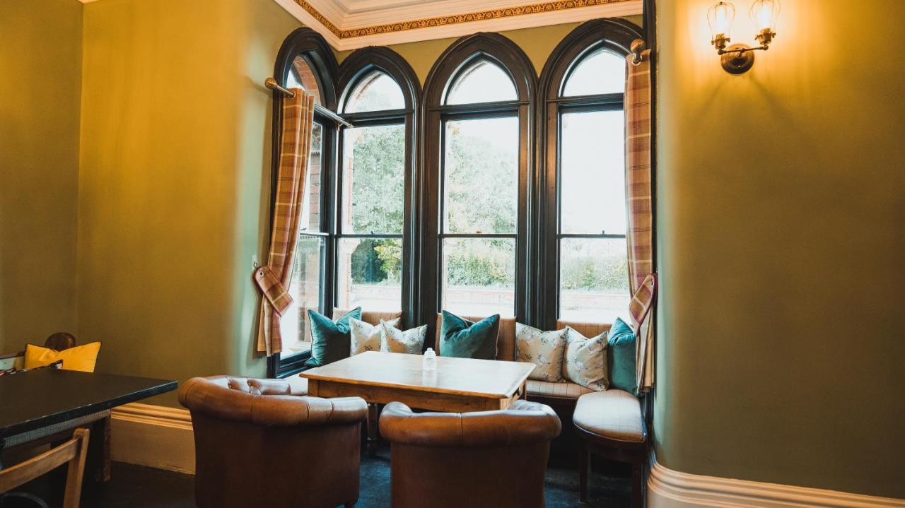 Hotel The Godwins 3*