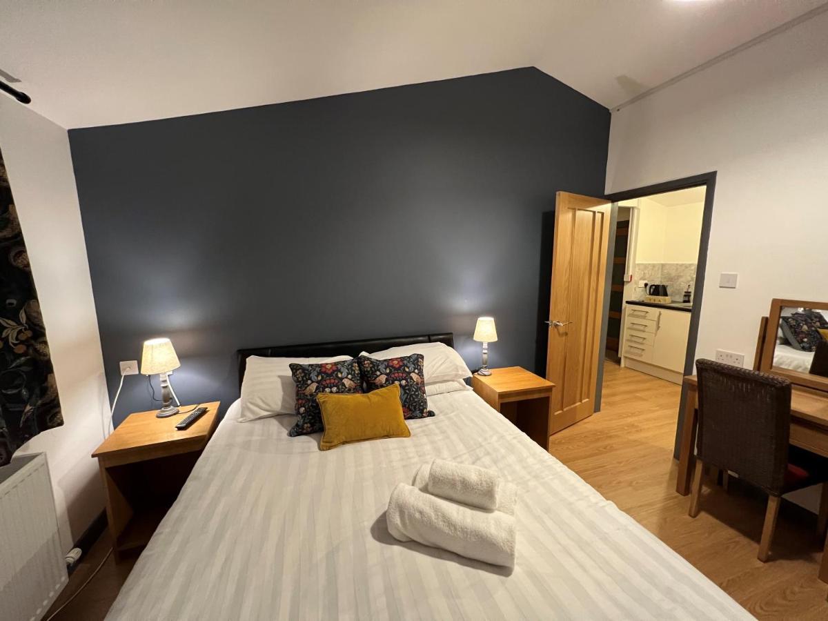 Hotel The Godwins 3*